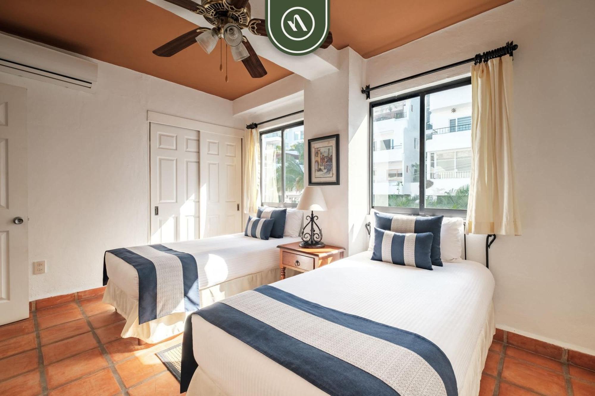 Amazing 2 Bedroom - Partial Oceanview - Pool Apartment