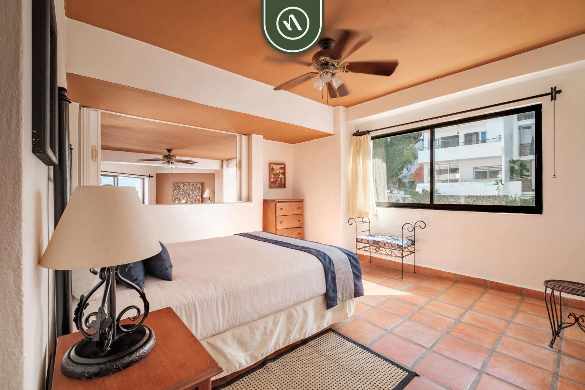 Amazing 2 Bedroom - Partial Oceanview - Pool